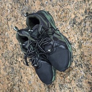 Boys Reebok Shoes - Size 3.5